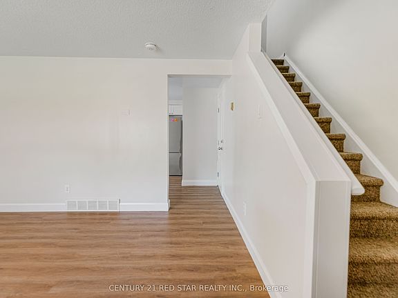 4th image of 26 A Helene Cres