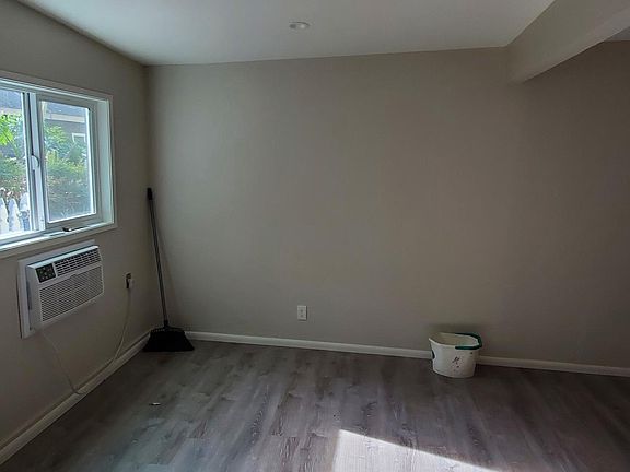 5th image of 368 N Myrtle Ave #A