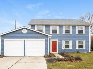 8332 Castle Ridge Ln, Indianapolis, IN 46256