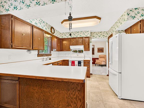 5th image of 8757 Stoneyway Ct NW