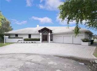 2800 Fairway Dr, Hollywood, FL 33021