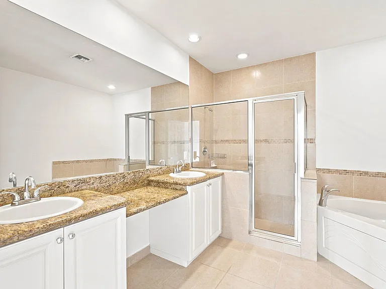 1224 NE 18th Ave #1 — Photo 21