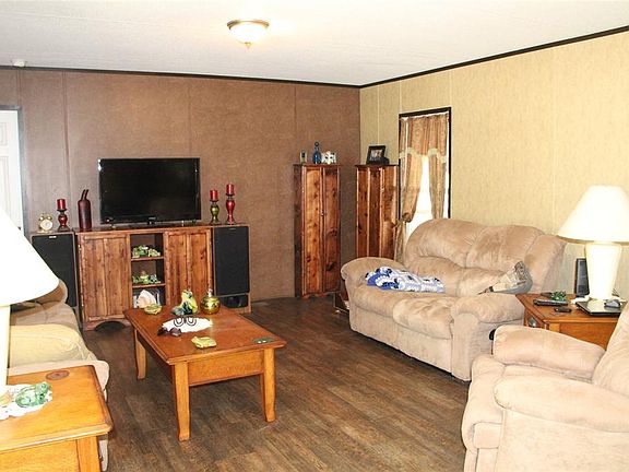 3rd image of 275 Dogwood Dr
