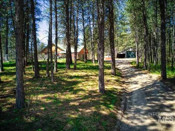 15 Packer Ct, Garden Valley, ID 83622