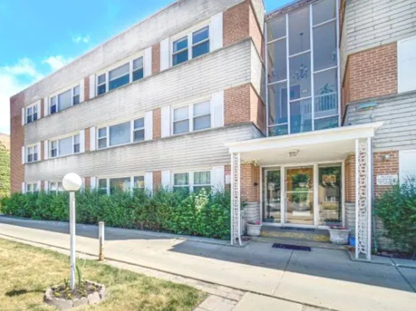 4949 Church St APT 305, Skokie, IL 60077