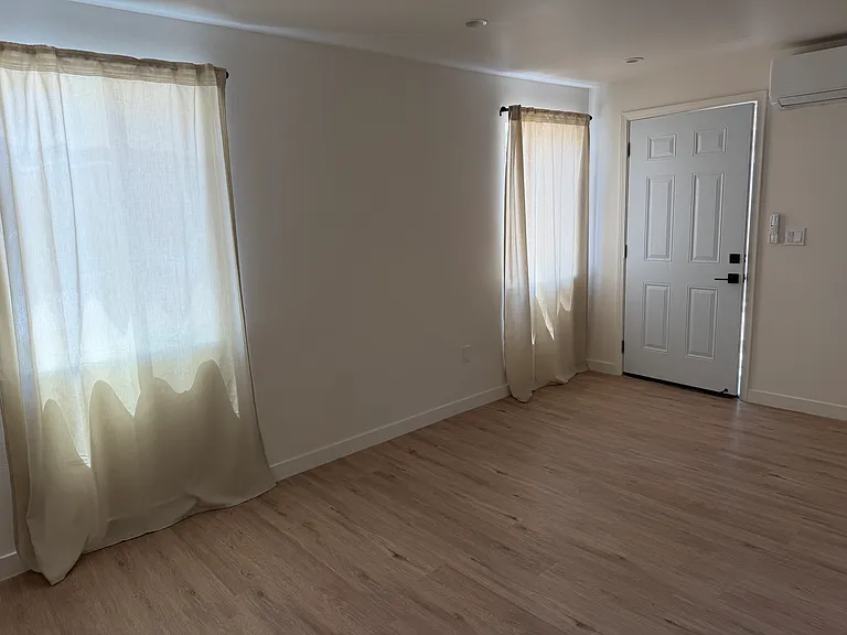 9655 Woodruff Ave #B — Photo 17