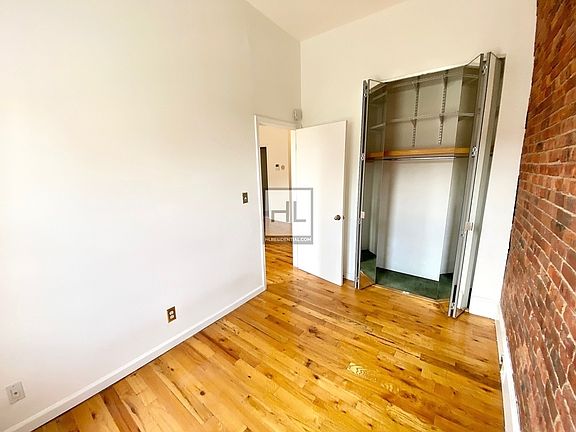 3rd image of 419 Myrtle Ave
