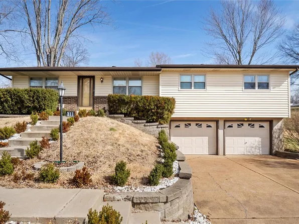 311 Clara St, Eureka, MO 63025