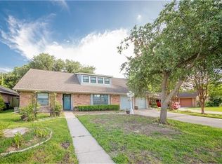 326 E Edgebrook Dr, Houston, TX 77034