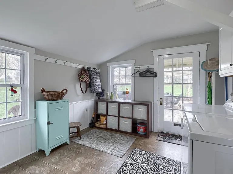 2047 Jarvis Rd — Photo 18
