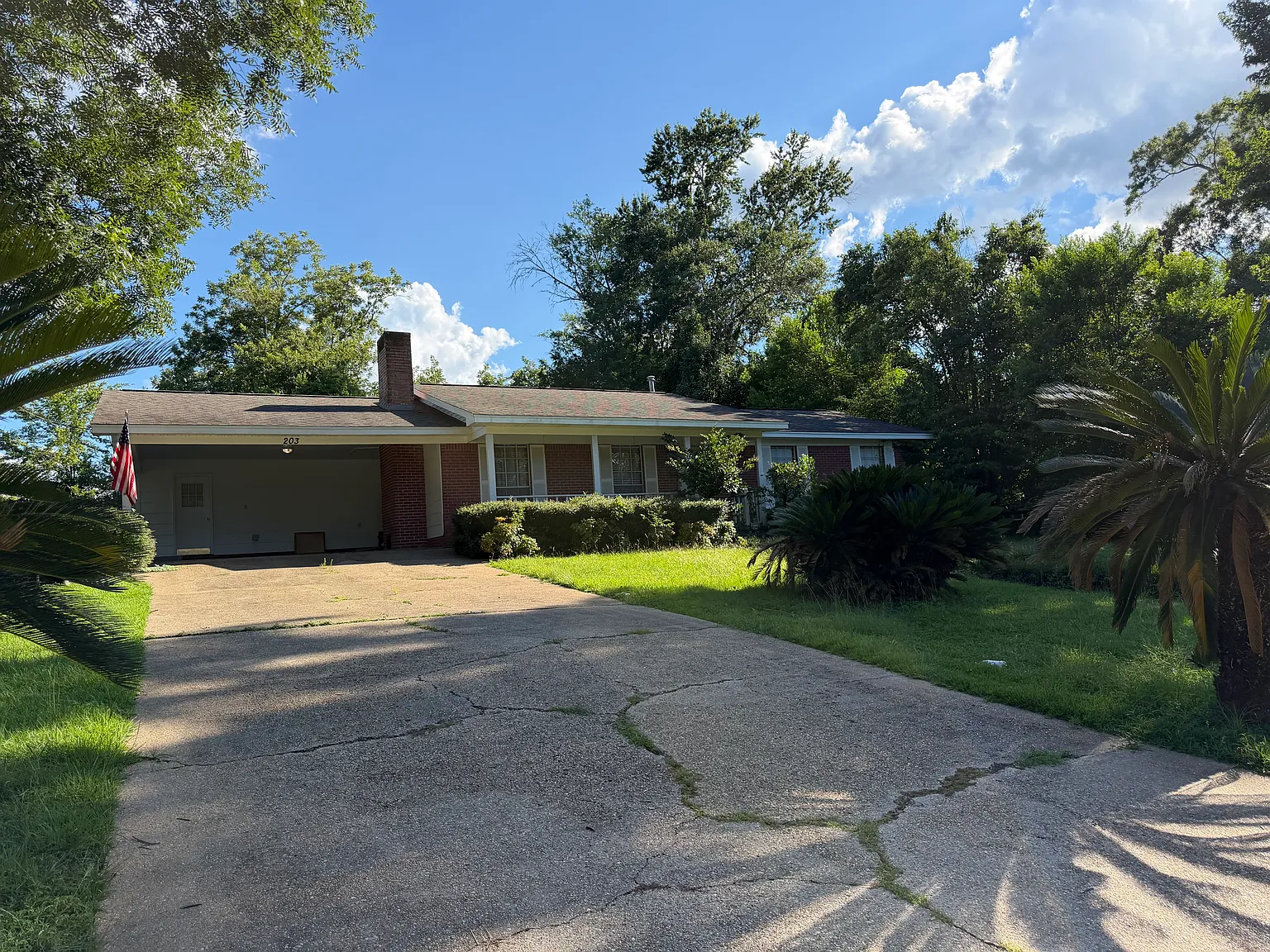 3 bed, 1440 sqft, $1,550 — Photo 1