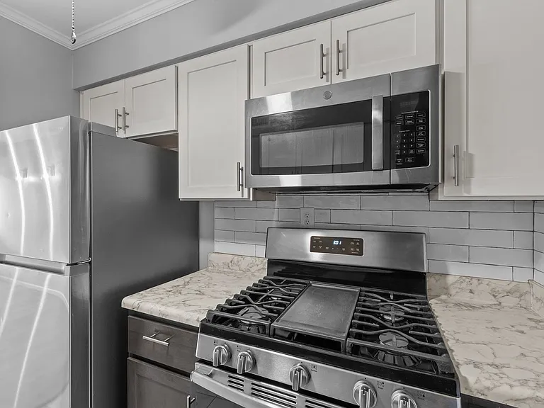 1005 Woodrow Ave #3F — Photo 3