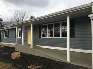 40 Coachlamp Ln, Guilford, CT
