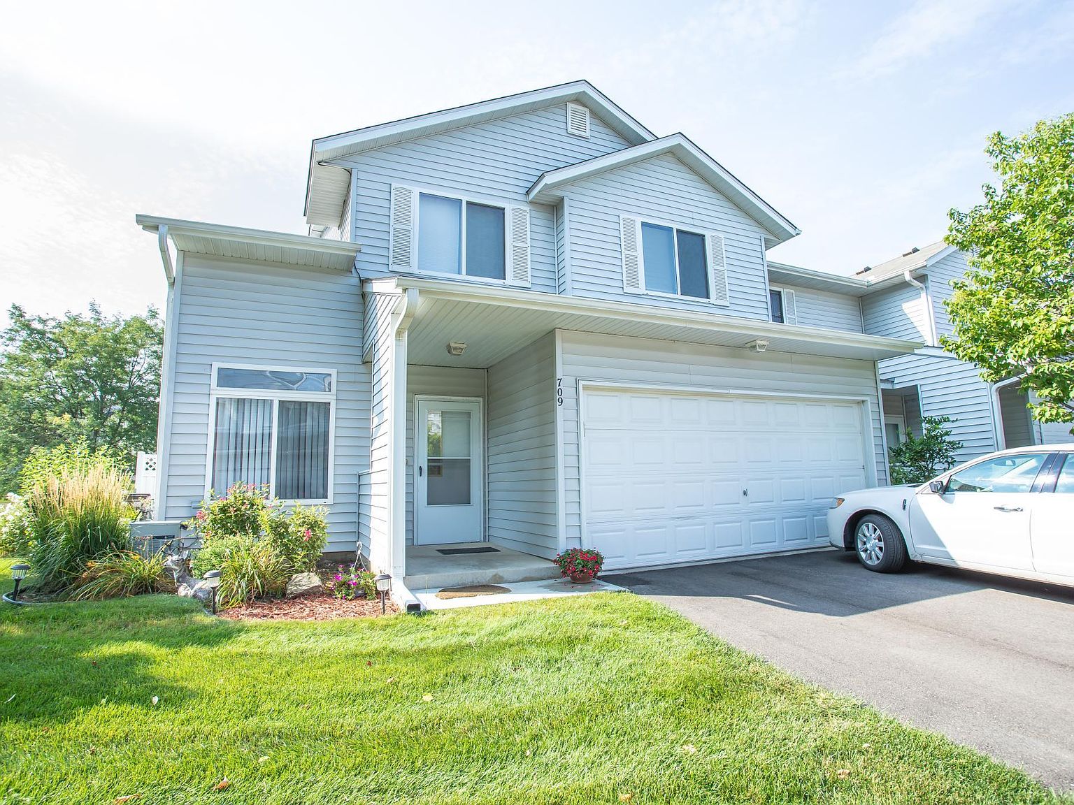 709 Roundhouse St, Shakopee, MN 55379 Zillow