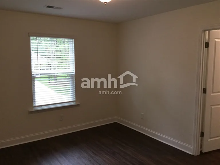218 Swan Dr — Photo 13