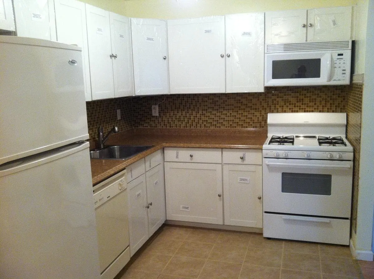 2 bed, 100 sqft, $2,425 — Photo 3