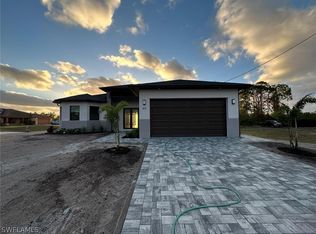 60 Colin Ave S, Lehigh Acres, FL 33976