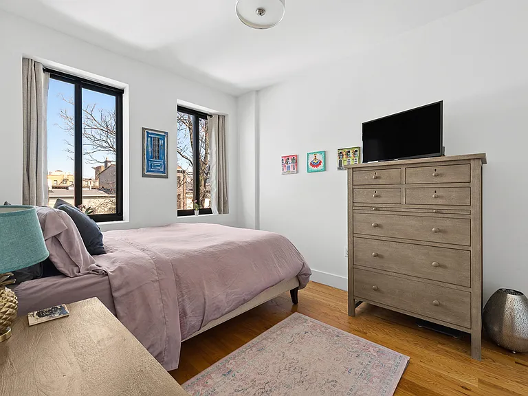 813 Jefferson Ave #3B — Photo 3