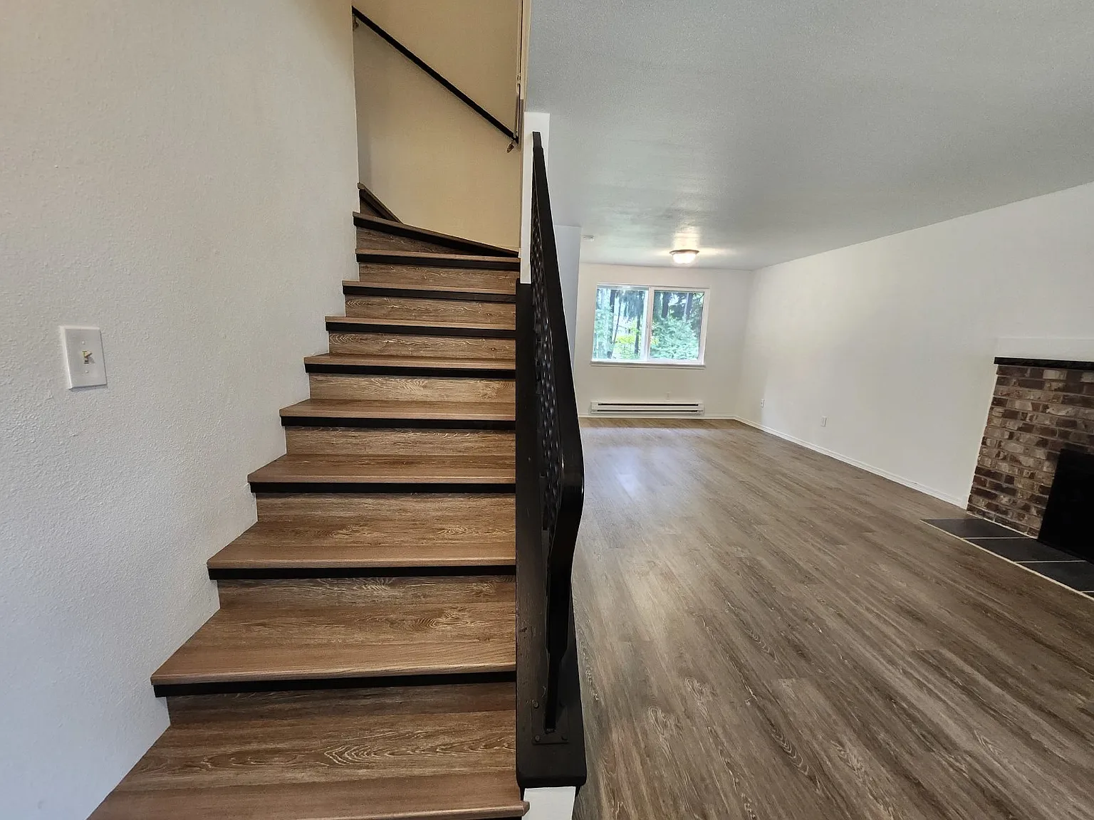 2 bed, 1.5 bath, 1079 sqft, $2,050 — Photo 4