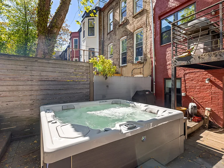 586 Quincy St #1B — Photo 14