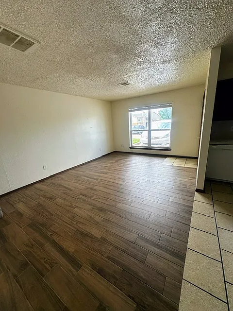2 bed, 850 sqft, $950 — Photo 4