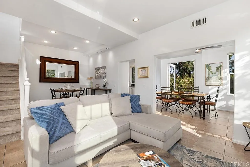 4 bed, 2.5 bath, 1701 sqft, $5,550 — Photo 2