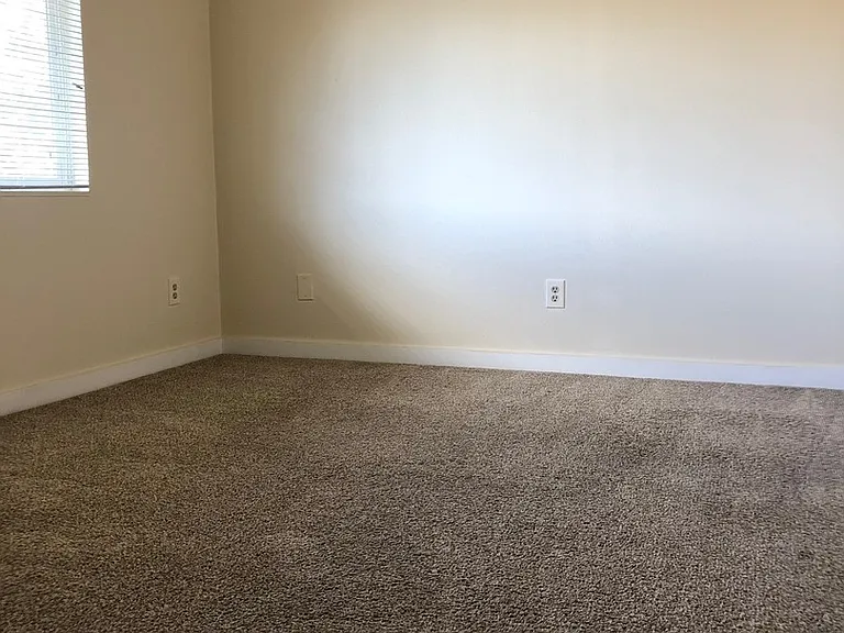 1450 Baker 1451 Ashland — Photo 7