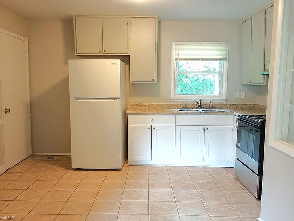 5th image of 1036 Shalimar Dr