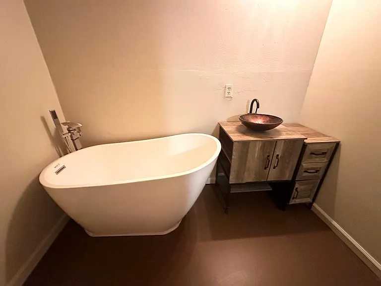 322 E Canal St #B — Photo 3