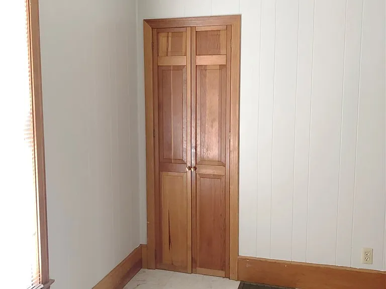708 Schuyler St — Photo 16