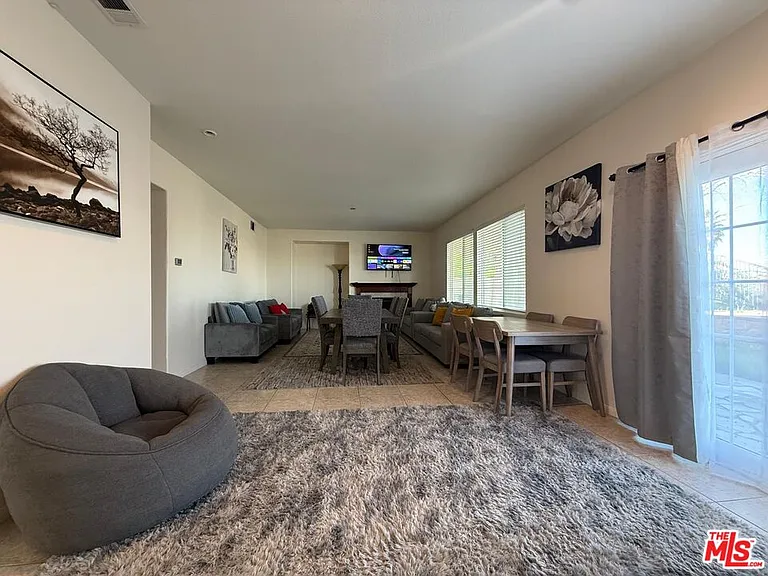 719 W Avenue Q10 — Photo 8