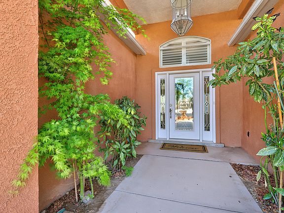 3rd image of 3706 Saint Andrews Dr SE