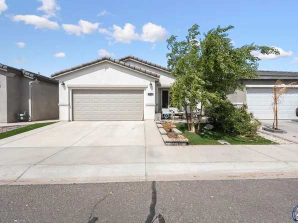 2729 Meadowbrook Dr, Imperial, CA 92251