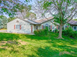 1300A Carriage Dr, Hudson, WI 54016
