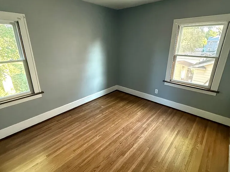 362 Van Buren Ave — Photo 6