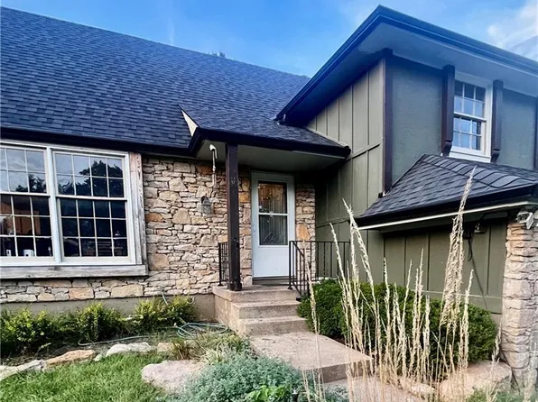 12414 W 69th St, Shawnee, KS 66216