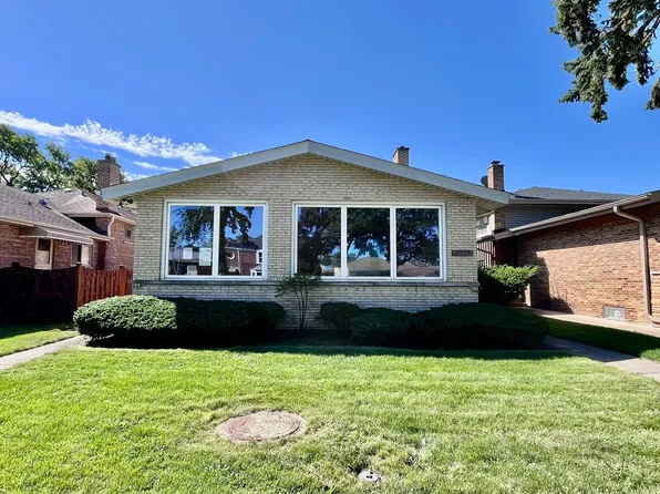 4939 Fargo Ave, Skokie, IL 60077