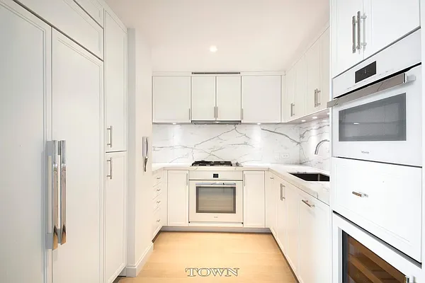 Rented by Town Residential | media 34