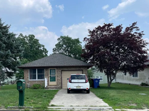 35 Magnolia Rd, Manahawkin, NJ 08050