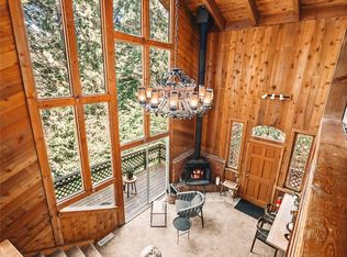709 Ivy Ln, Lake Arrowhead, CA 92352