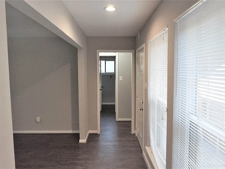 2727 Tinechester Dr — Photo 7