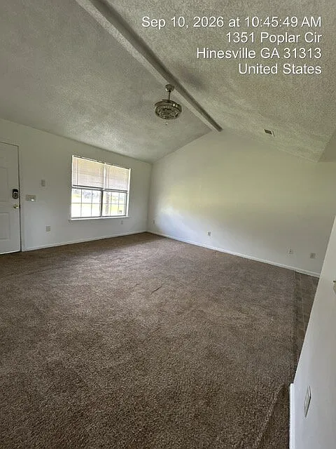 3 bed, 2.0 bath, 1092 sqft, $1,600 — Photo 2