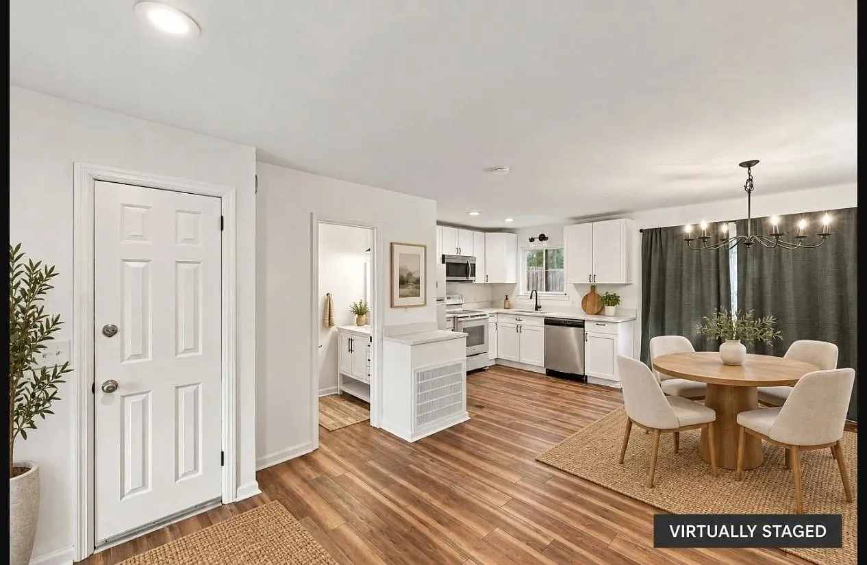 2 bed, 1.5 bath, 1050 sqft, $1,400 — Photo 1