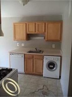 5th image of 25005 Mayfair St #8