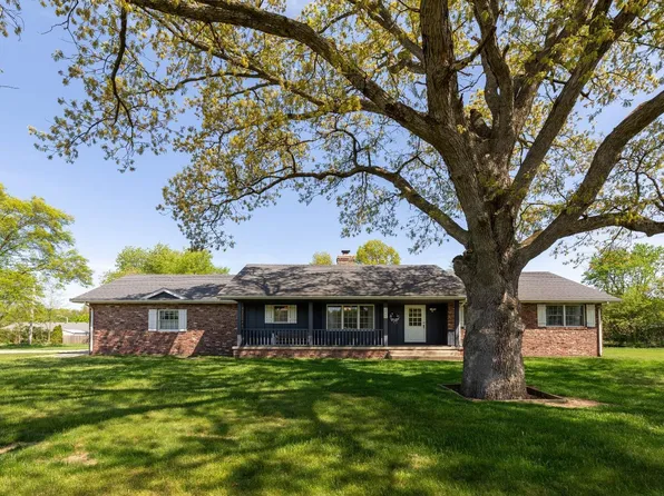 8886 22nd St SW, Demotte, IN 46310