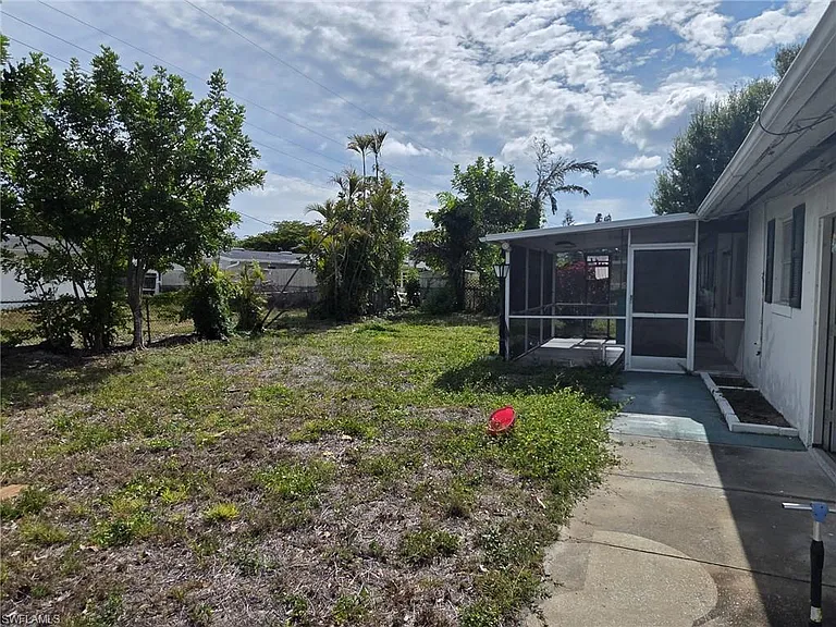 33 Broadway Cir — Photo 22