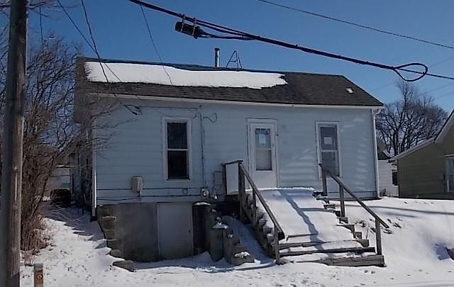 1st image of 806 S C St