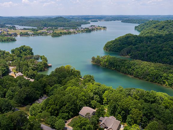 4th image of 200 E Cove Dr