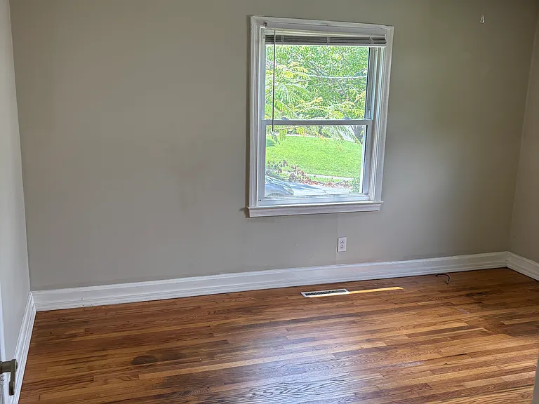 505 Corona St — Photo 12