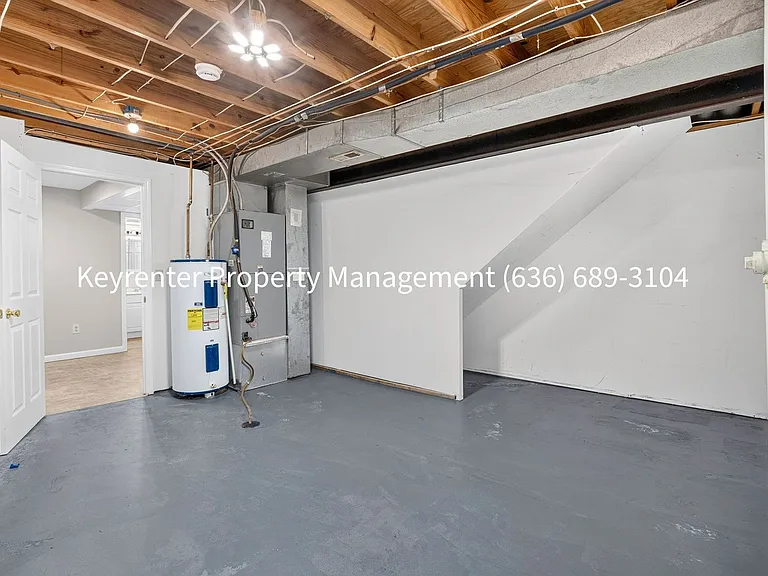 419 Omar Ct — Photo 31